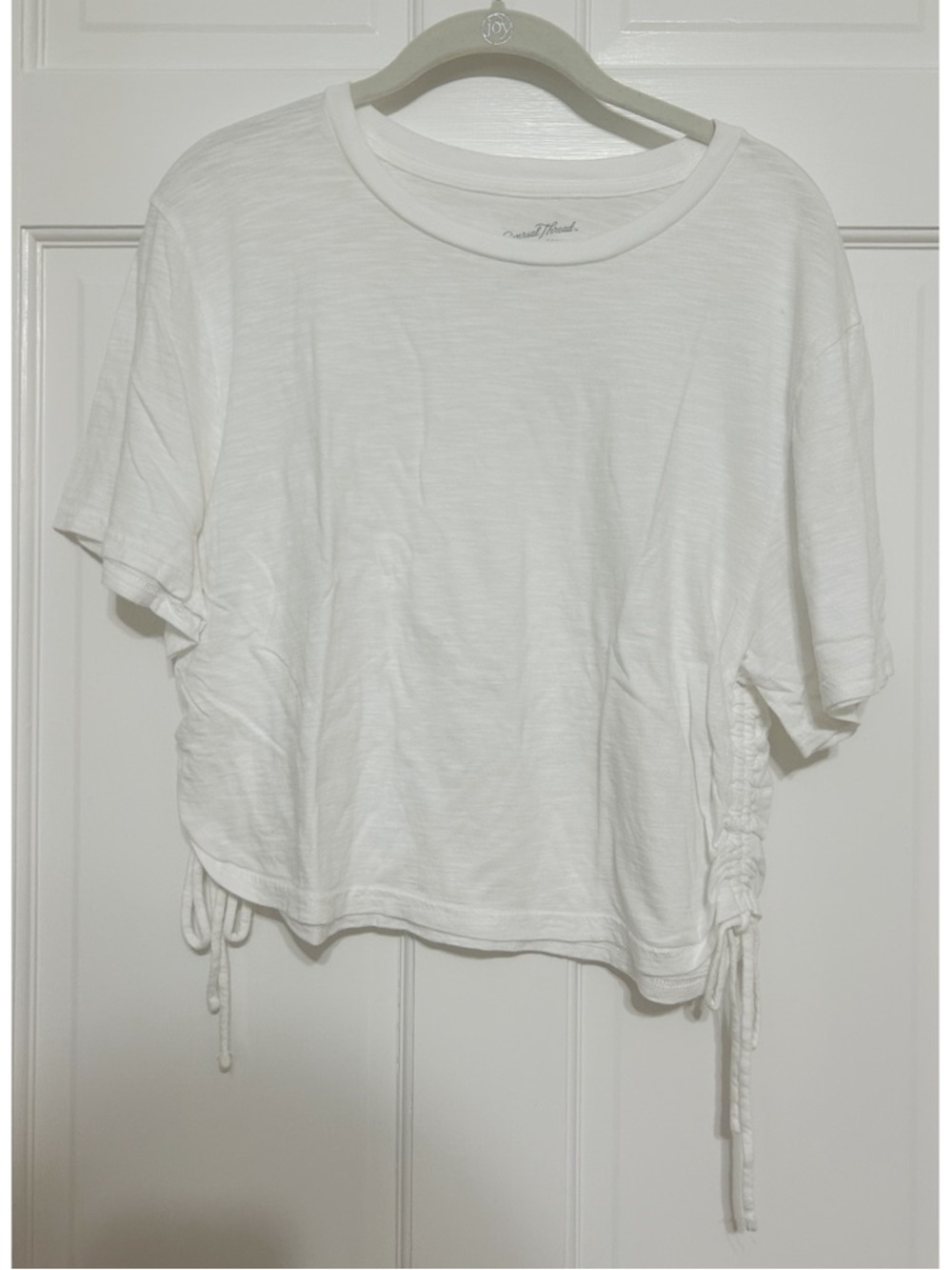 Universal Thread White Short Sleeve Ruched-Side Cropped Tee